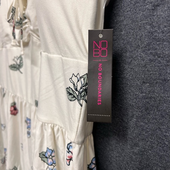 💥3/$15💥NWT - No Boundaries Juniors’ Empire Lace Back Dress - XL (15/16) - Picture 8 of 10